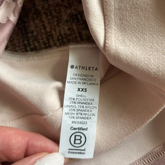 Athleta Conscious Crop in Rose Size XXS - Picture 6 of 9